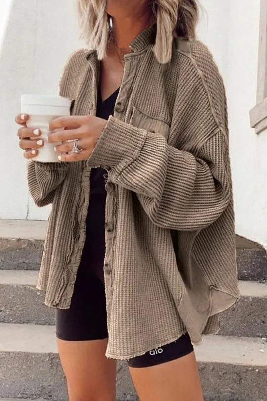 Damen Lässige Waffle-Strickjacke mit praktischen Taschen und Knopfdetails