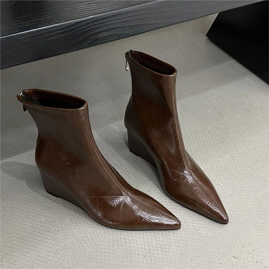 Damen Spitz zulaufende Ankle-Boots mit Sock-Upper und skulptiertem Keilabsatz Shop Nory