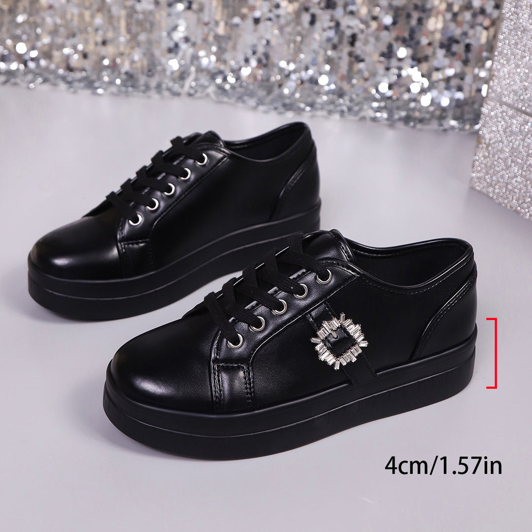Damen Plateau‑Sneaker mit Metallic‑Obermaterial, dekorativer Strass‑Schließe und gepolsterter Komfortsohle Shop Nory