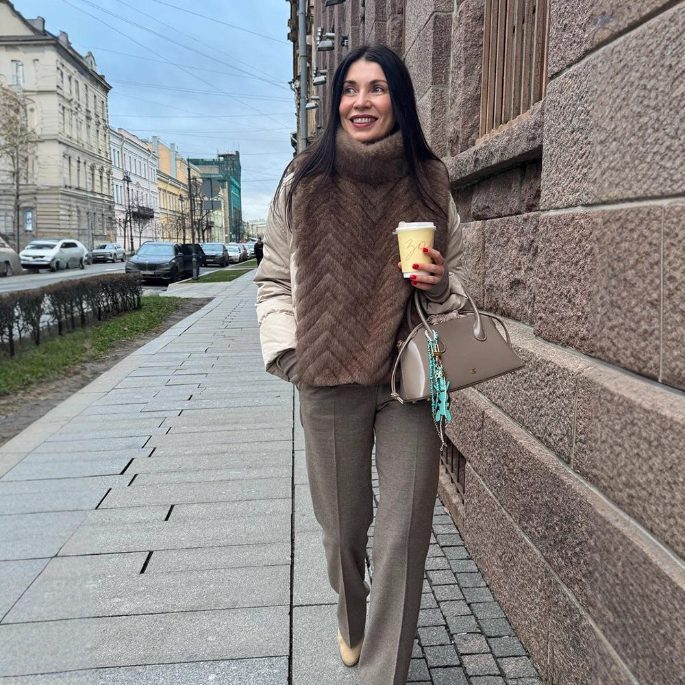 Damen Gefüttertes Pelzponcho mit hohem Rollkragen & Chevron-Struktur Shop Nory