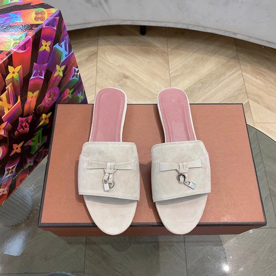 Damen Elegante Slippers aus weichem Wildleder mit dekorativem Riemendesign