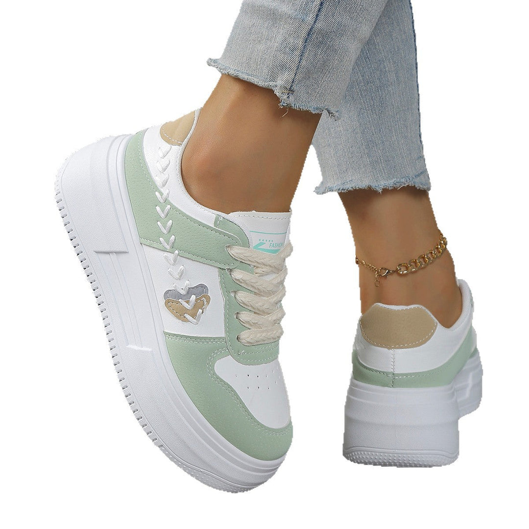 Damen Sneakers mit Komfort-Plateausohle und modischen Details