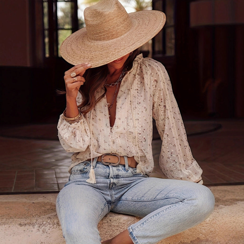 Damen Bluse mit feinen Spitzendetails und floralen Mustern
