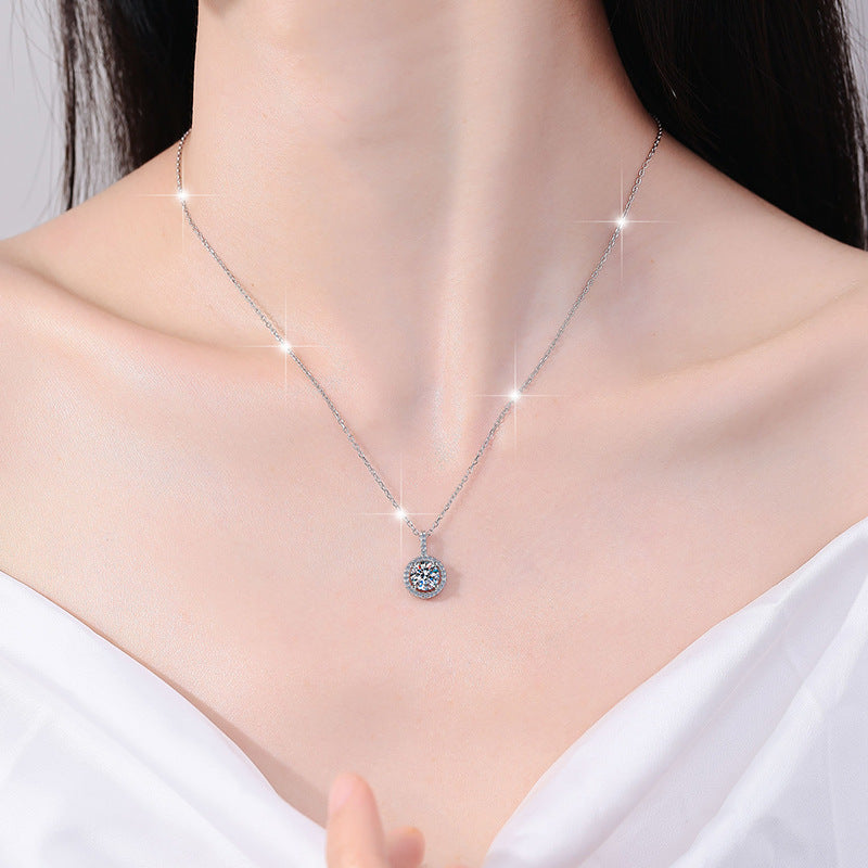 Damen Halskette mit funkelndem Zirkonia-Anhänger und filigraner Kette Shop Nory