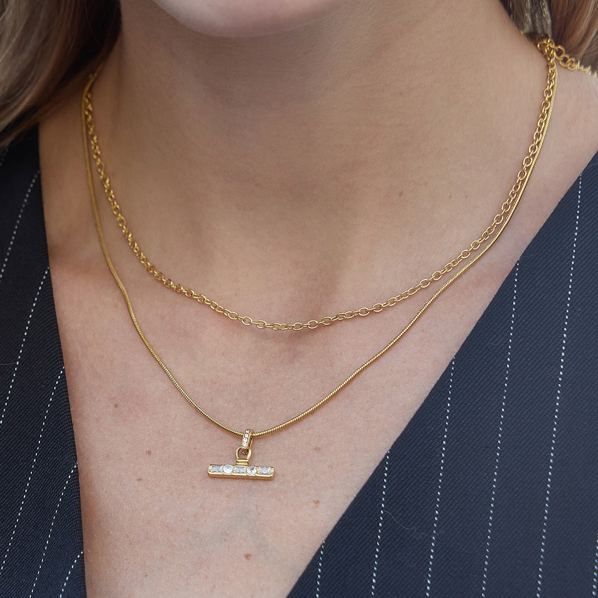 Damen Halskette mit elegantem mehrlagigem Design aus hypoallergenem Edelstahl und funkelnden Zirkonia Shop Nory