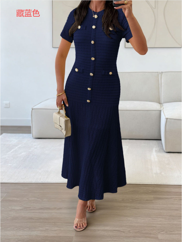 Damen Maxikleid mit eleganten Knopfdetails und strukturiertem Stoff