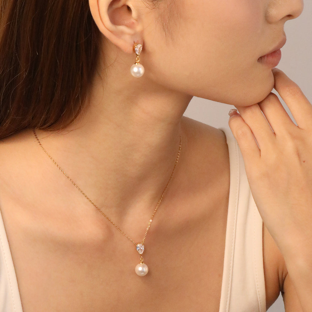 Damen Schmuckset mit eleganter Perlen-Halskette und passenden Ohrsteckern Shop Nory