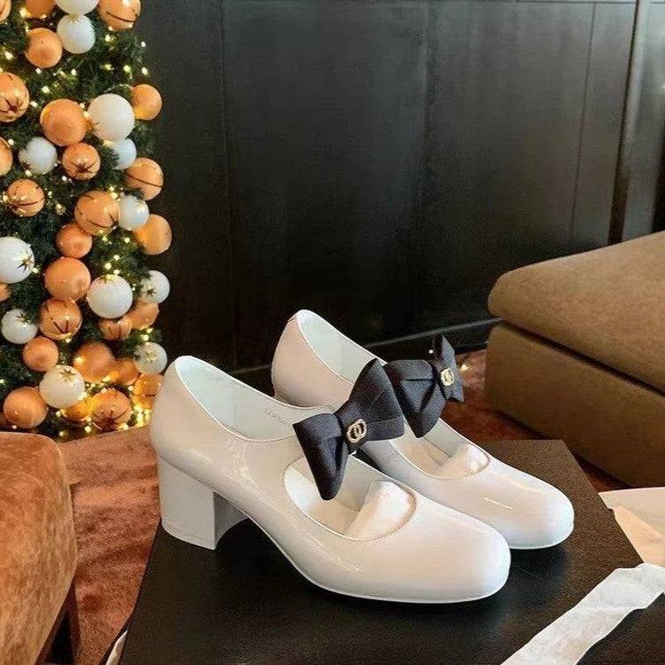 Damen Lack-Ballerinas mit dekorativem Schleifenriemen und gepolstertem Komfortfußbett Shop Nory