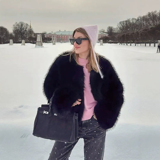 Damen Kurzer Boxy-Blouson aus dichtem hochflorigem Kunstpelz mit kastiger Silhouette Shop Nory