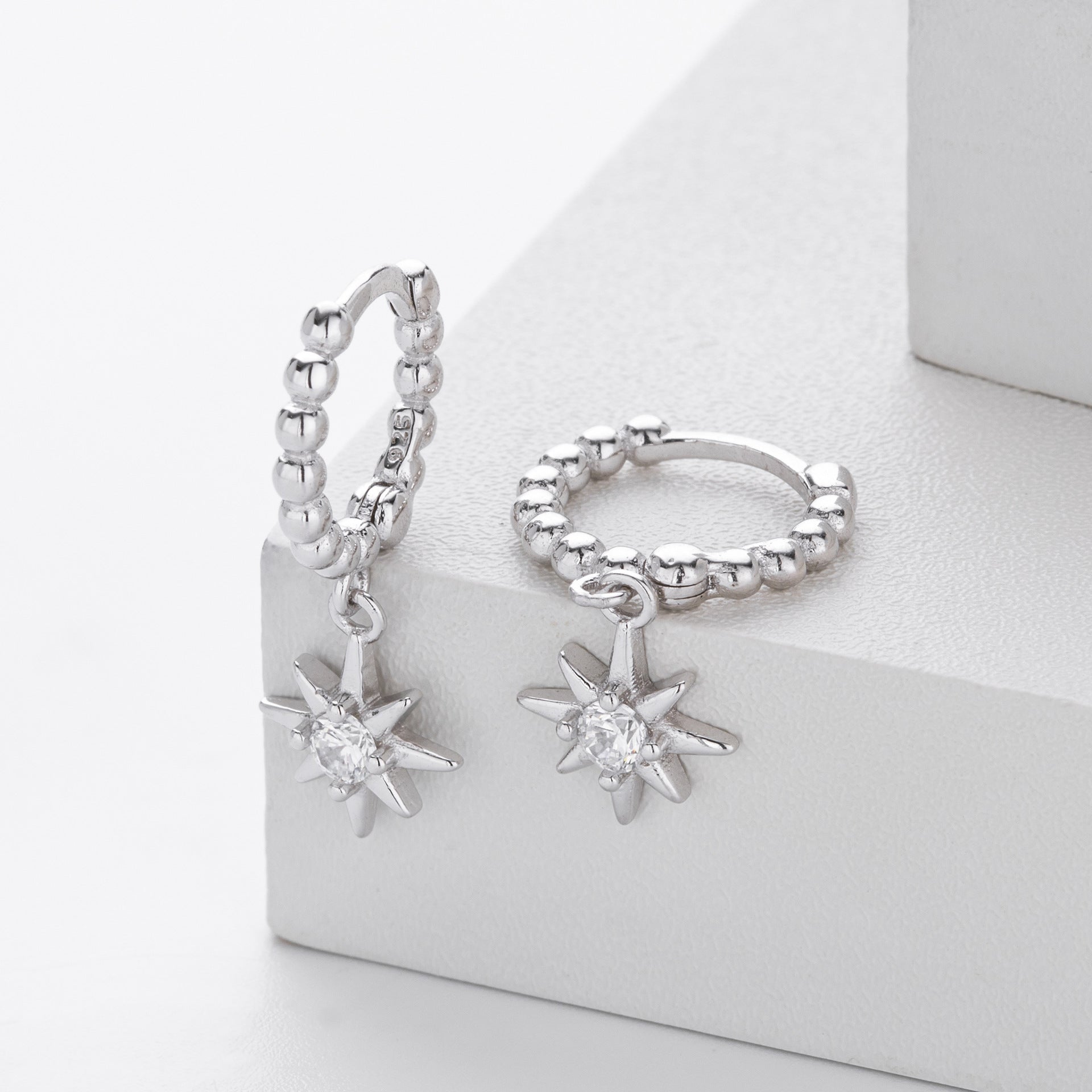 Damen Ohrhänger aus 925er Sterlingsilber mit funkelndem Zirkonanhänger Shop Nory