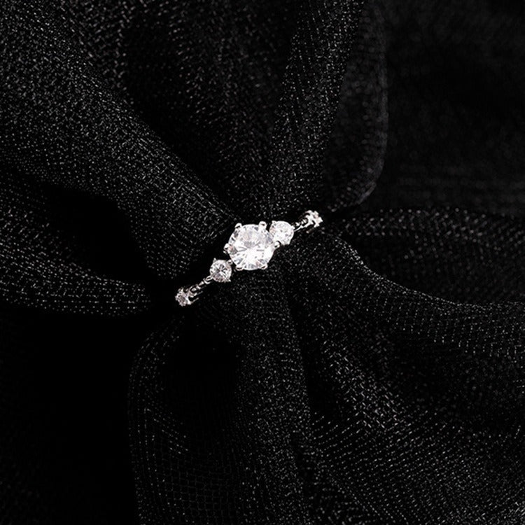 Damen luxuriöser Ring mit funkelndem Zirkonia Shop Nory
