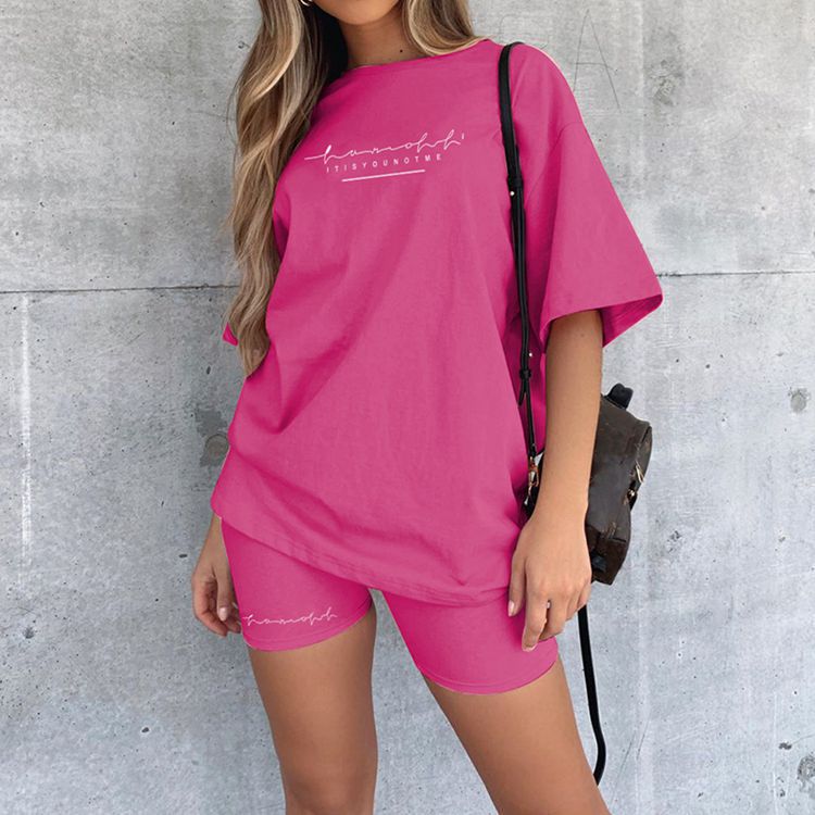 Damen Sportliches Set aus locker sitzendem T-Shirt und kurzen Radlerhosen