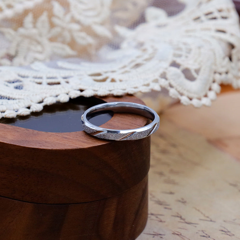 Damen Schmuckring mit eleganter Oberflächenstruktur Shop Nory