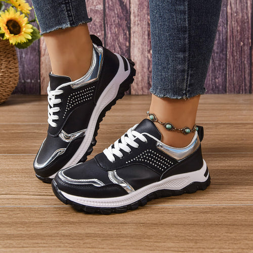 Damen modischer City-Chunky-Sneaker mit Metallic-Akzenten, Ziernieten und dämpfender Leichtsohle Shop Nory