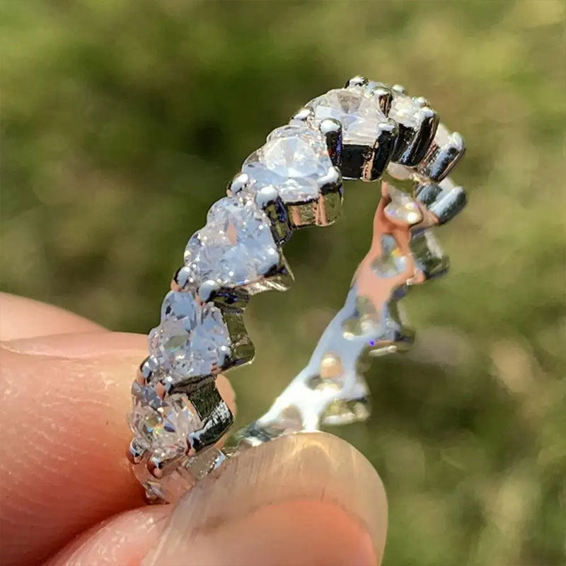 Damen herzförmiger Ring mit funkelnden Zirkoniasteinen Shop Nory