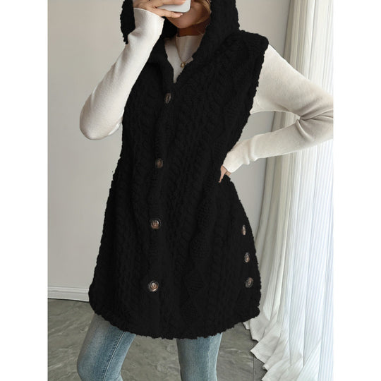 Damen Kapuzen-Teddyweste mit strukturiertem Zopfmuster und dekorativer Knopfleiste Shop Nory