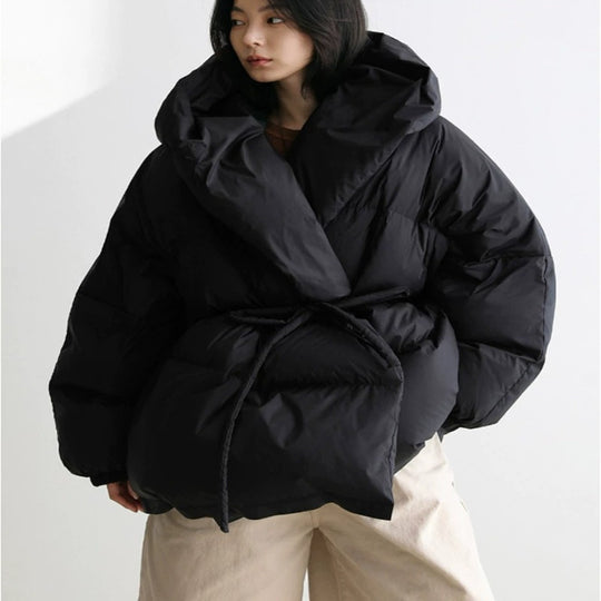 Damen Oversized Stepp-Winterjacke mit XXL-Kapuze und Kordeltaillenband Shop Nory