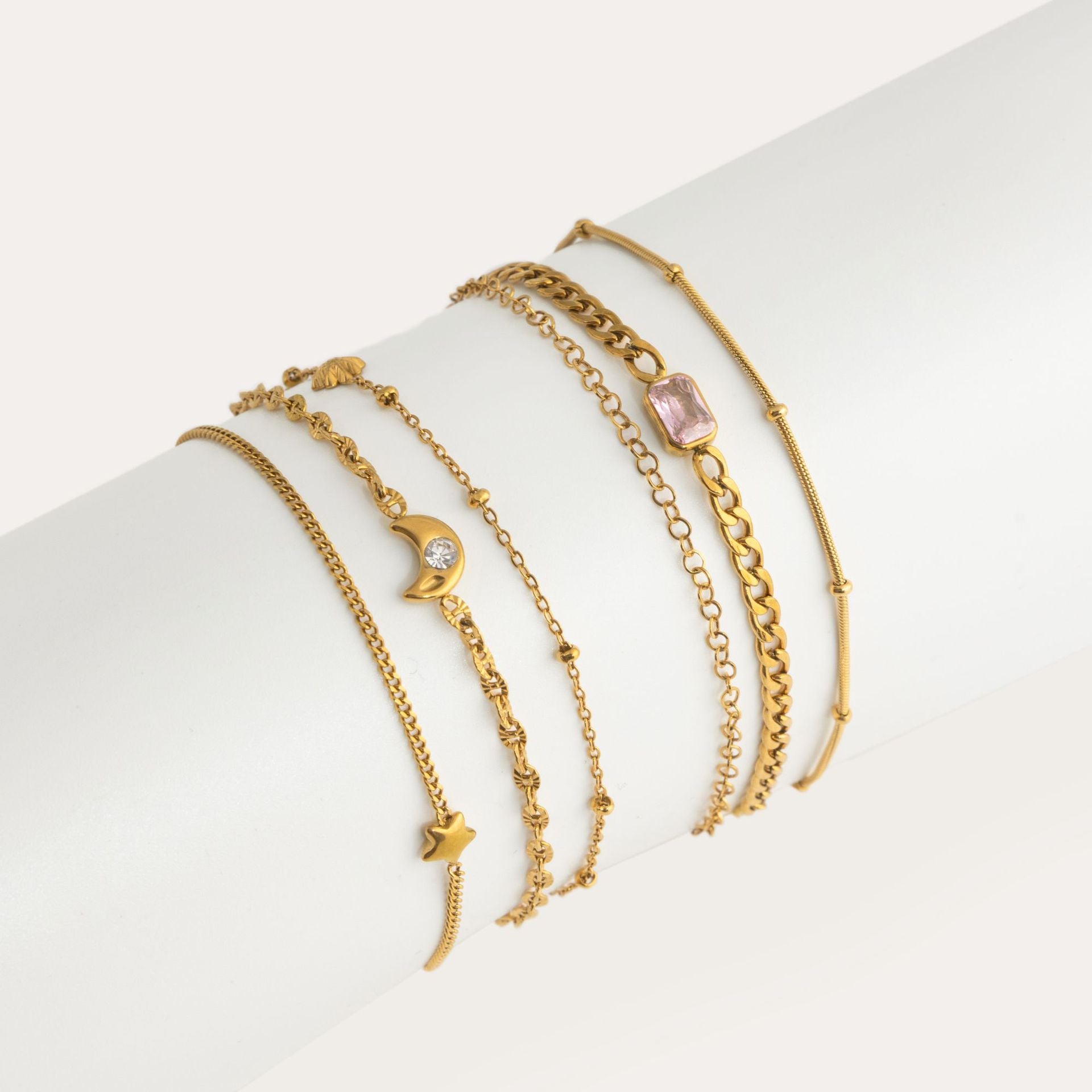 Damen Mehrsträngiges Armband mit einzigartigen Anhängern aus hypoallergenem Edelstahl Shop Nory