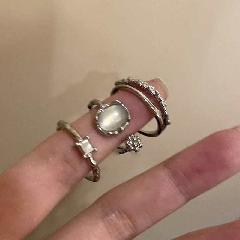 Damen Ring mit elegantem, minimalistischen Design und funkelndem Zirkonia Shop Nory