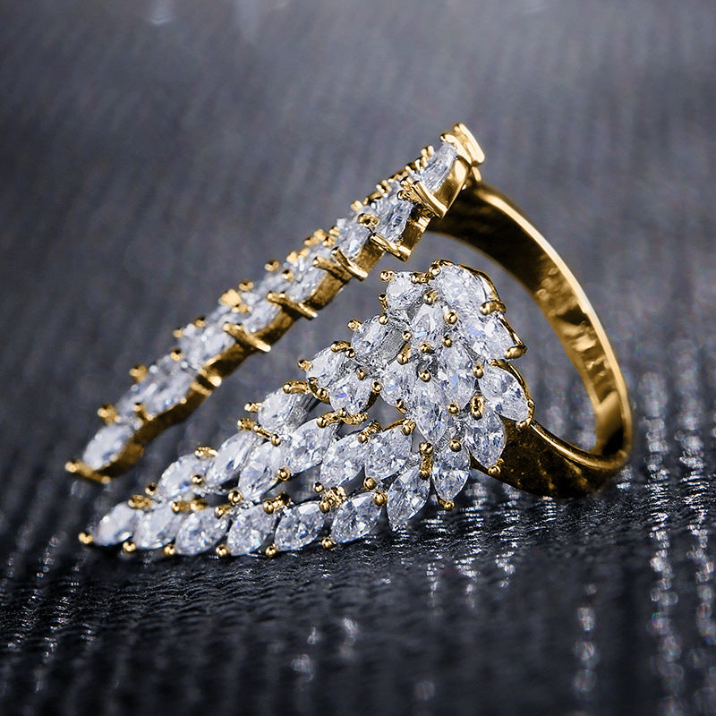 Damen Glamouröser Ring mit funkelnden Zirkonia-Steinen Shop Nory