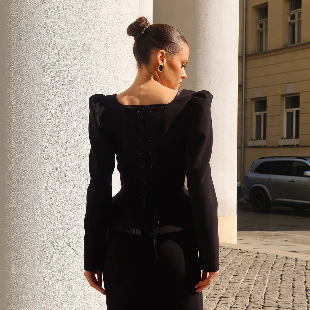 Damen Tailliertes Korsagen-Blazer-Top mit quadratischem Ausschnitt, Schößchen und betonten Schultern Shop Nory