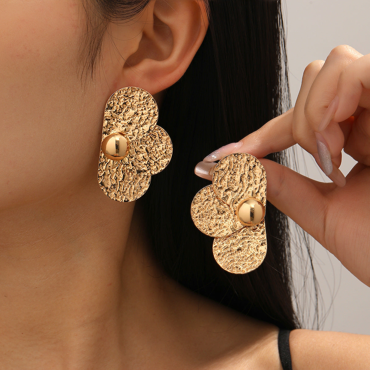 Damen Ohrclips im eleganten, geschwungenen Design Shop Nory