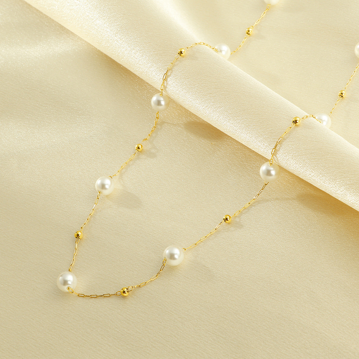 Frauen Elegante Perlen- und Goldketten-Halskette Shop Nory