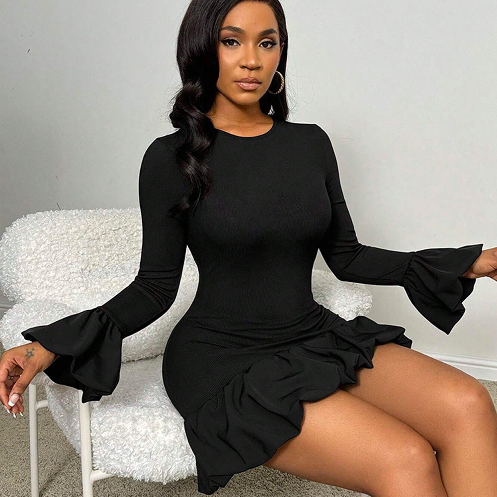 Damen figurbetontes Rippstrick-Minikleid mit Trompetenärmeln und Volant-Saum Shop Nory