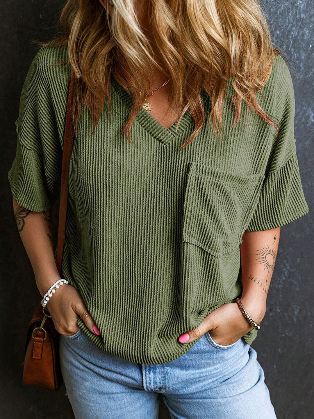 Damen Lässiges Rippstrick Oversize T-Shirt mit V-Ausschnitt und Brusttasche Shop Nory