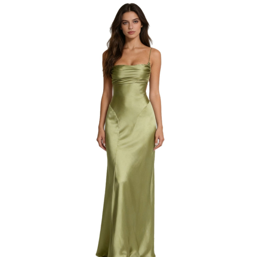 Damen Elegantes satin Abendkleid mit tailliertem Schnitt und schmalen Trägern