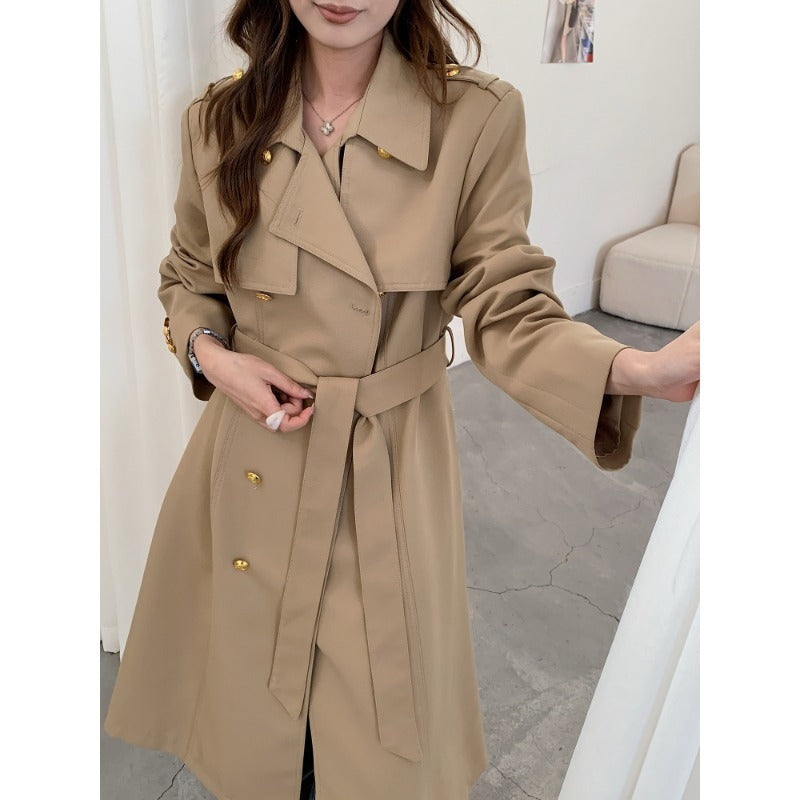 Damen Taillierter Trenchcoat mit Bindegürtel und goldenen Knopfdetails Shop Nory