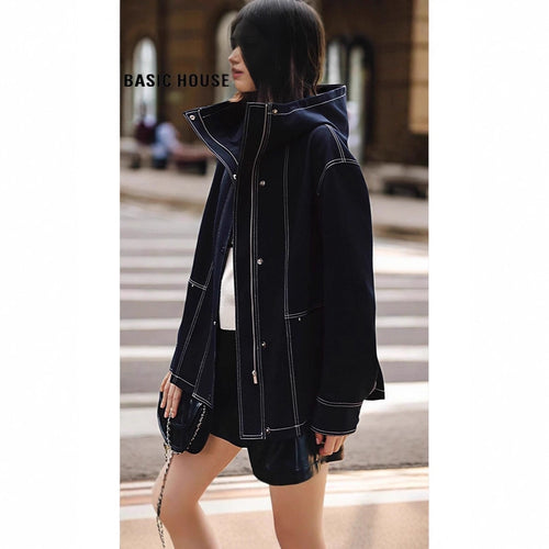 Damen Boxy‑Kapuzenparka mit sichtbaren Ziernähten und hochschließendem Stehkragen Shop Nory