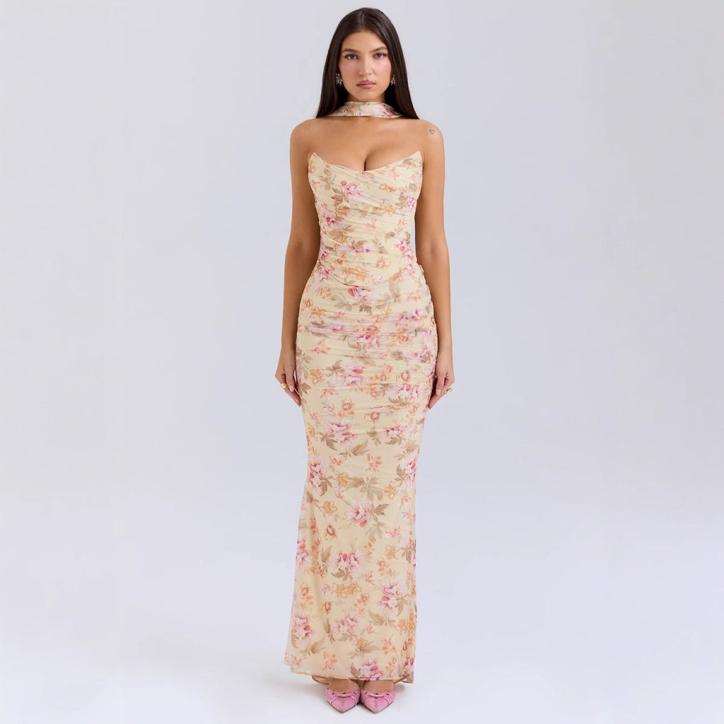 Damen Abendkleid mit schickem Dekolleté und figurbetontem Schnitt