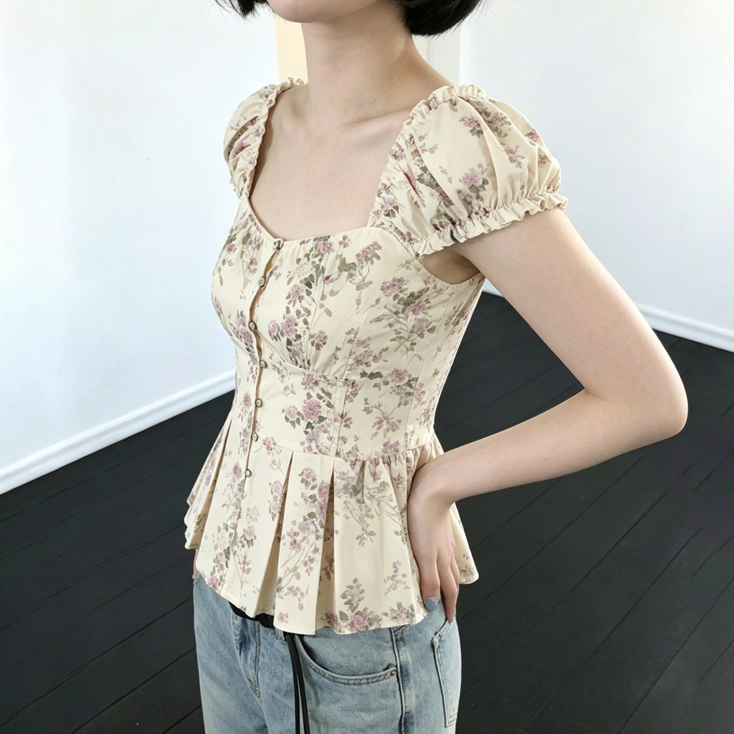 Damenbluse mit floralem Design und Rüschenärmeln