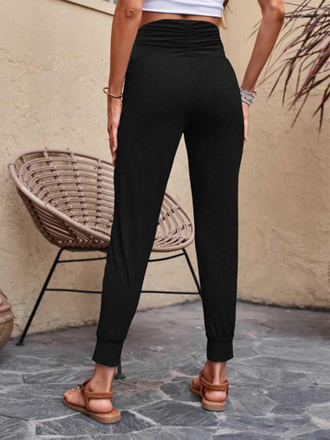 Damen Hochtaille Jogginghose mit breitem Bund, Eingrifftaschen und schlank zulaufendem Bein Shop Nory