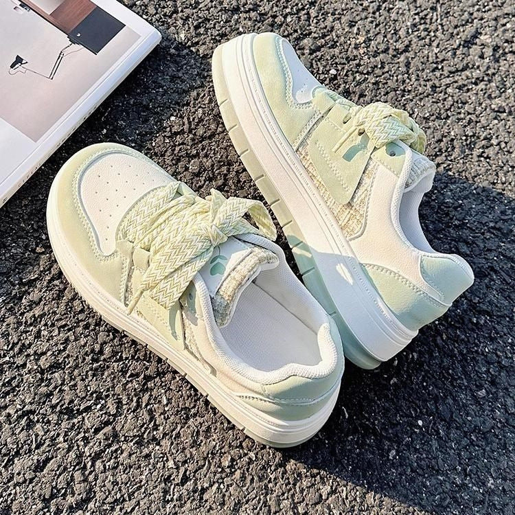 Damen Freizeit-Sneaker mit zweilagiger Wedgesohle, Tweedpaneel und geflochtenen Schnürsenkeln Shop Nory