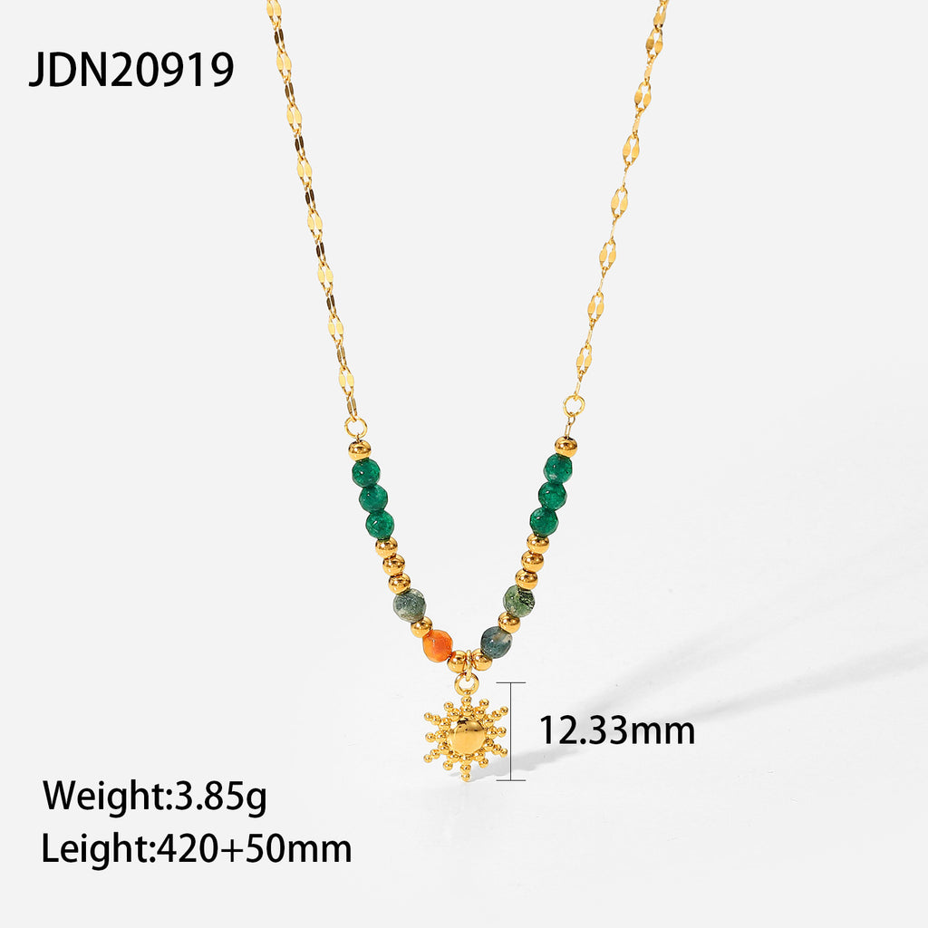 Damen Halskette mit bunten Natursteinen und verspieltem Sonnenanhänger Shop Nory