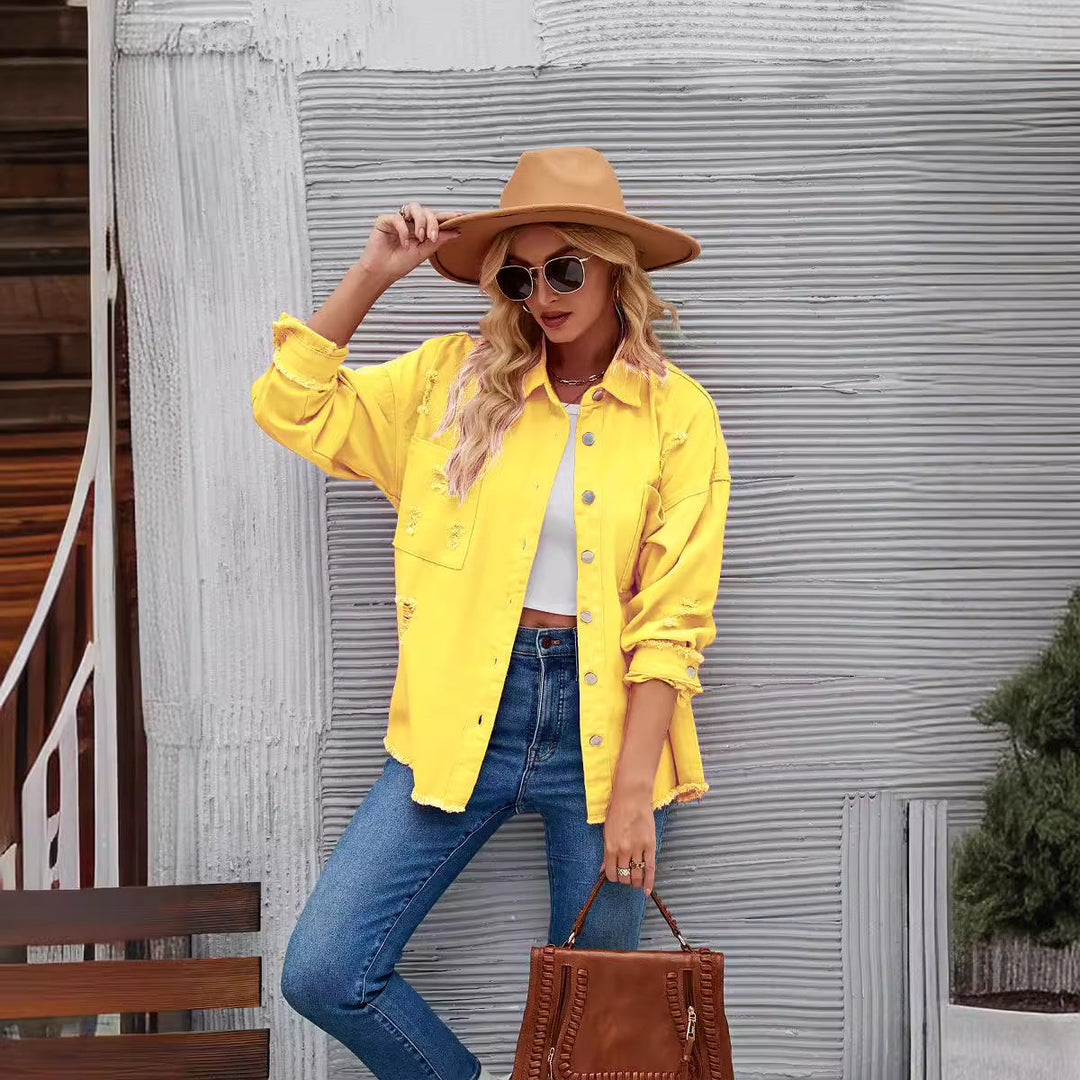 Damen Oversized Denim Jacke mit fransigen Details und Knopfleiste