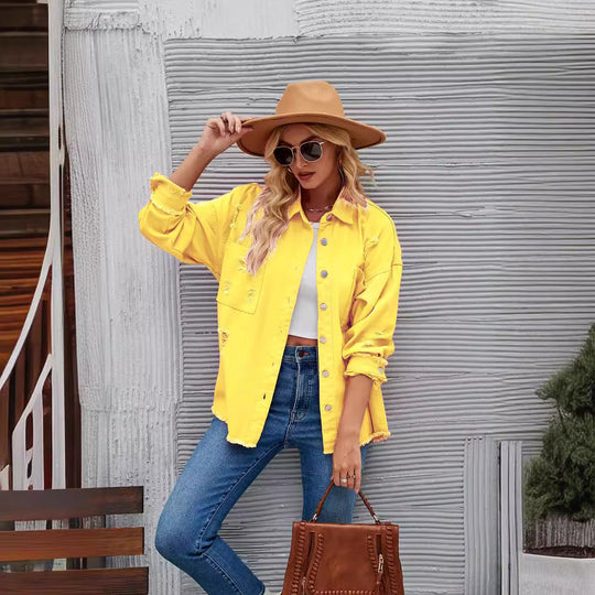 Damen Oversized Denim Jacke mit fransigen Details und Knopfleiste