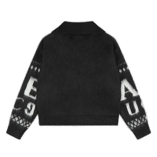 Damen Oversize Mohair-Strickjacke mit Knopfleiste, großem Reverskragen und typografischem Allover-Print Shop Nory