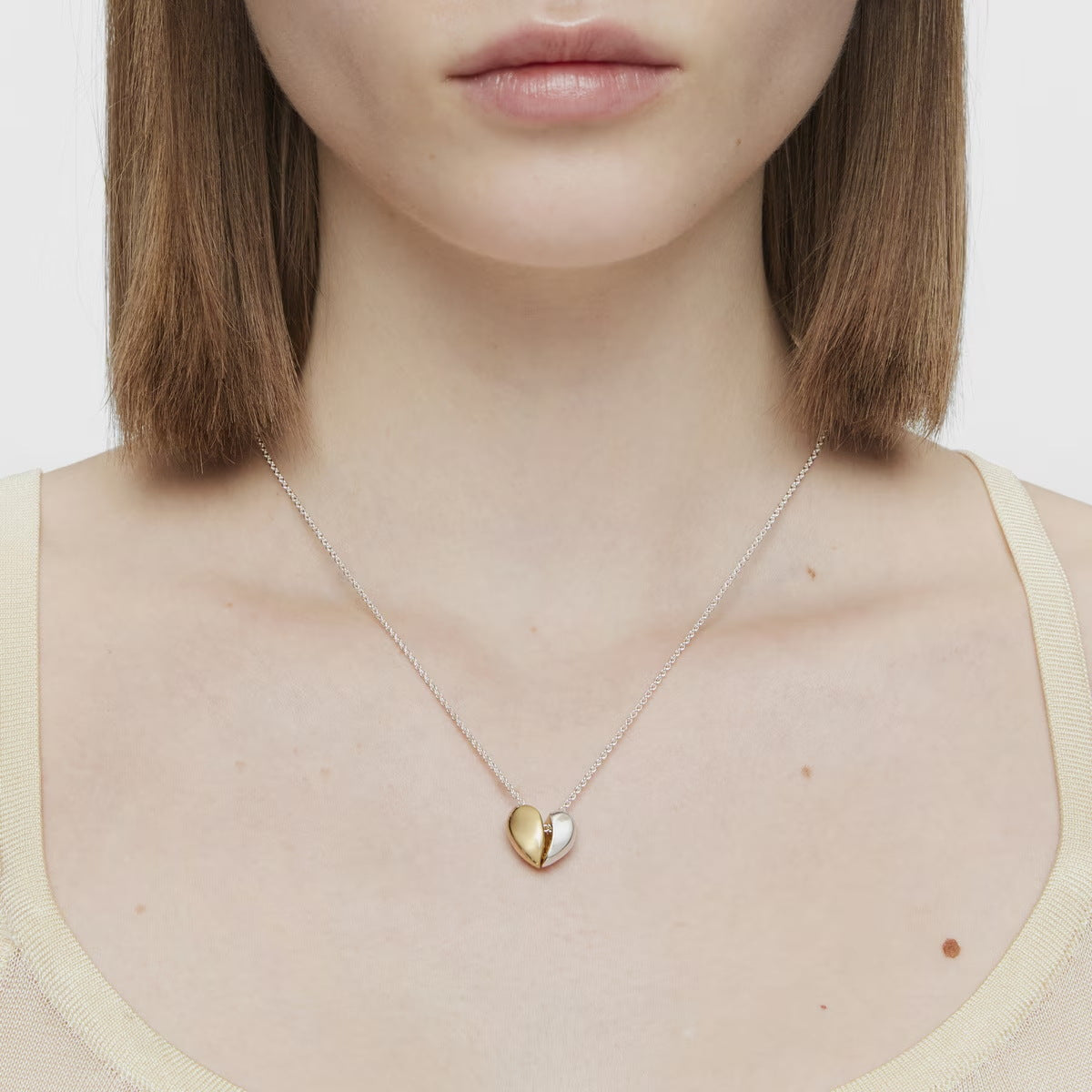Damen Halskette mit herzförmigem Anhänger aus wasserfestem und hypoallergenem Edelstahl Shop Nory