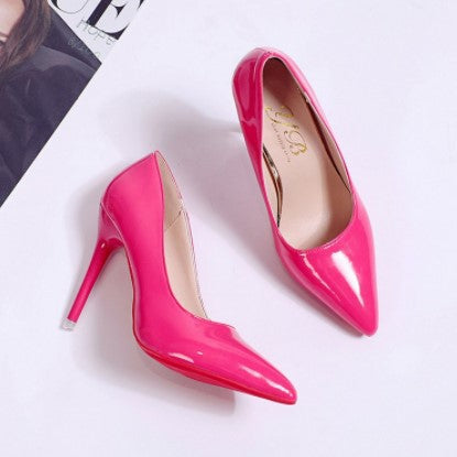 Damen Hochglänzende spitz zulaufende Lackpumps mit schmalem Stilettoabsatz und kontrastsohle Shop Nory