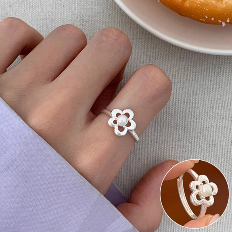Damenring mit floralem Design und einzigartigem Perlenakzent Shop Nory