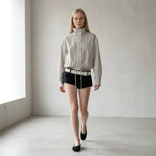Damen Kurz geschnittene leichte Übergangsjacke mit Stehkragen und elastischem Saum Shop Nory