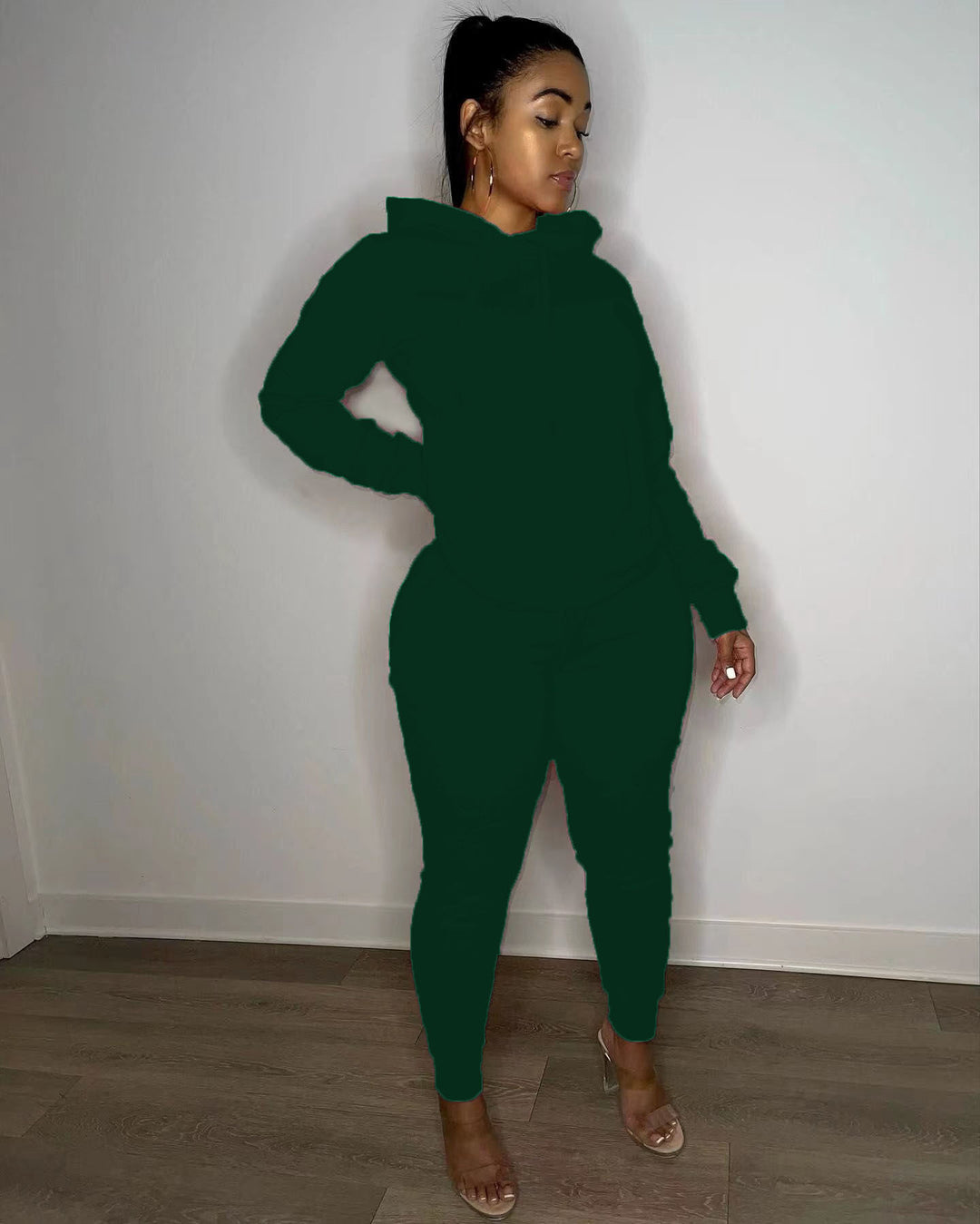 Damen nan tailliertes Hoodie- und Jogginghose-Set mit Kängurutasche, hohem Komfortbund und gerippten Knöchelbündchen Shop Nory