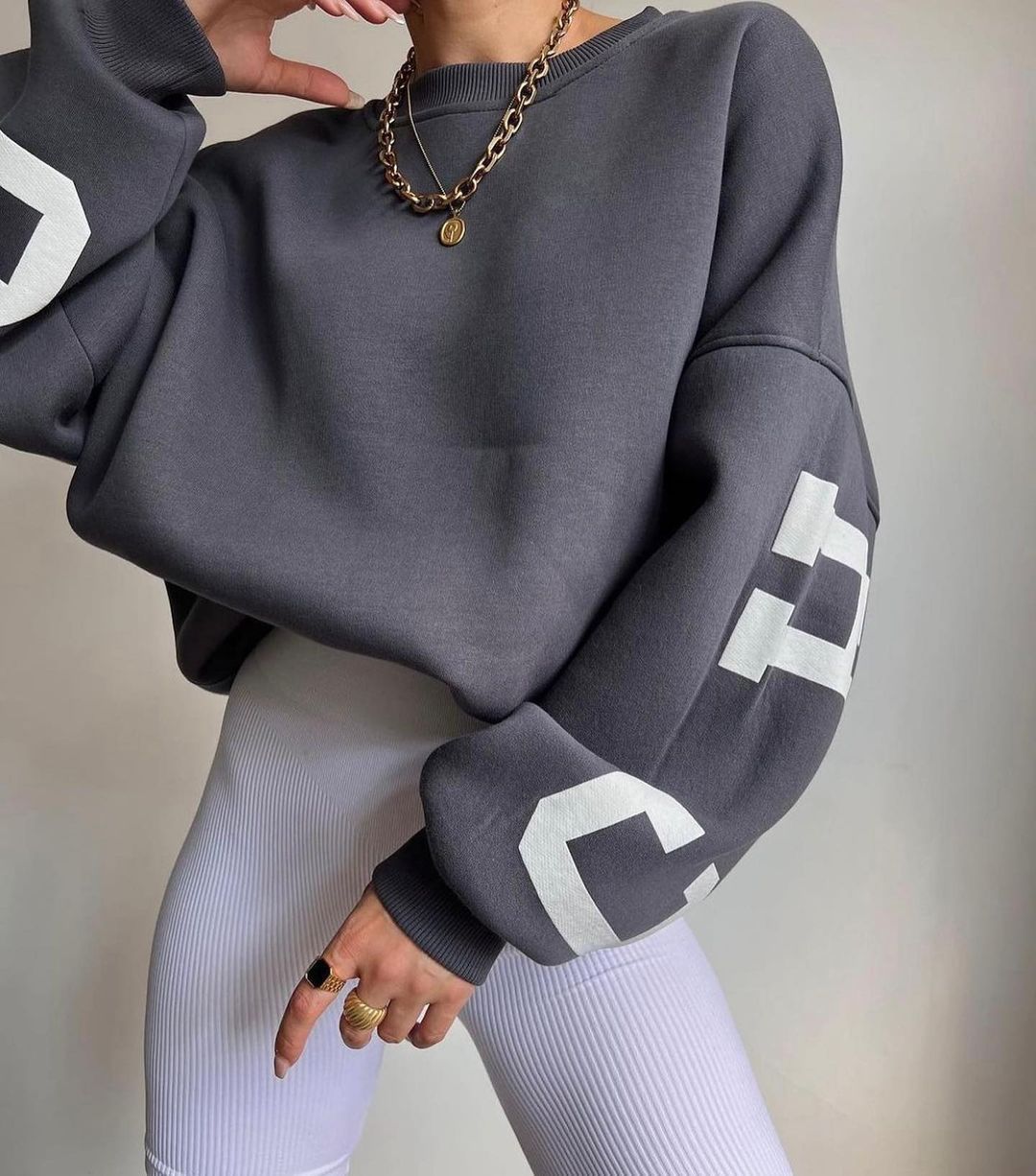 Damen Oversized Sweatshirt mit Blockprint-Ärmeln und weitem Drop-Shoulder-Schnitt Shop Nory