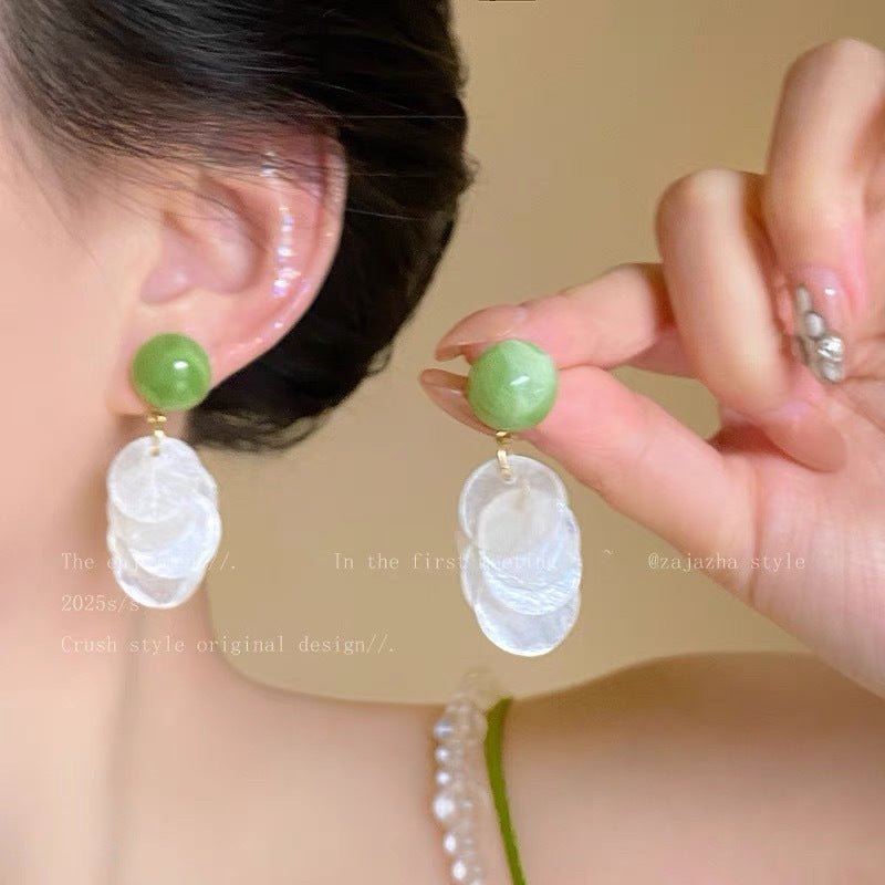 Damen Ohrhänger mit eleganten jade Grüner Perle und geschichteten Muschelschalen Shop Nory