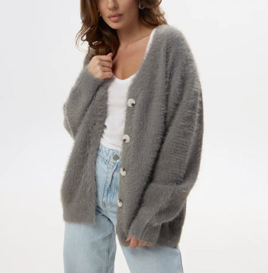 Damen Flauschiger Mohair‑Optik Knopfcardigan mit überschnittener Schulter und Perlmuttknöpfen Shop Nory