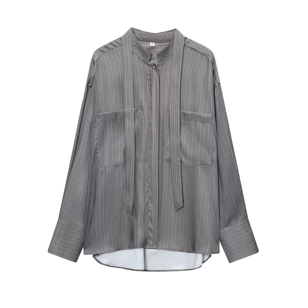 Damen Oversize Seidenähnliche Bluse mit Schluppe und Brusttaschen Shop Nory