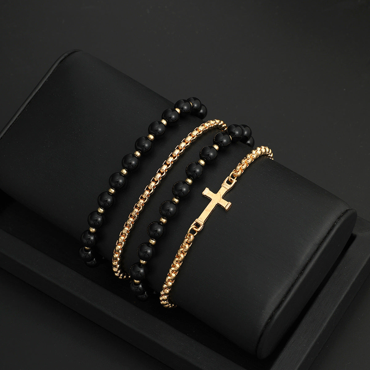 Damen Armband-Set mit einzigartigen Designs und eleganten Akzenten Shop Nory